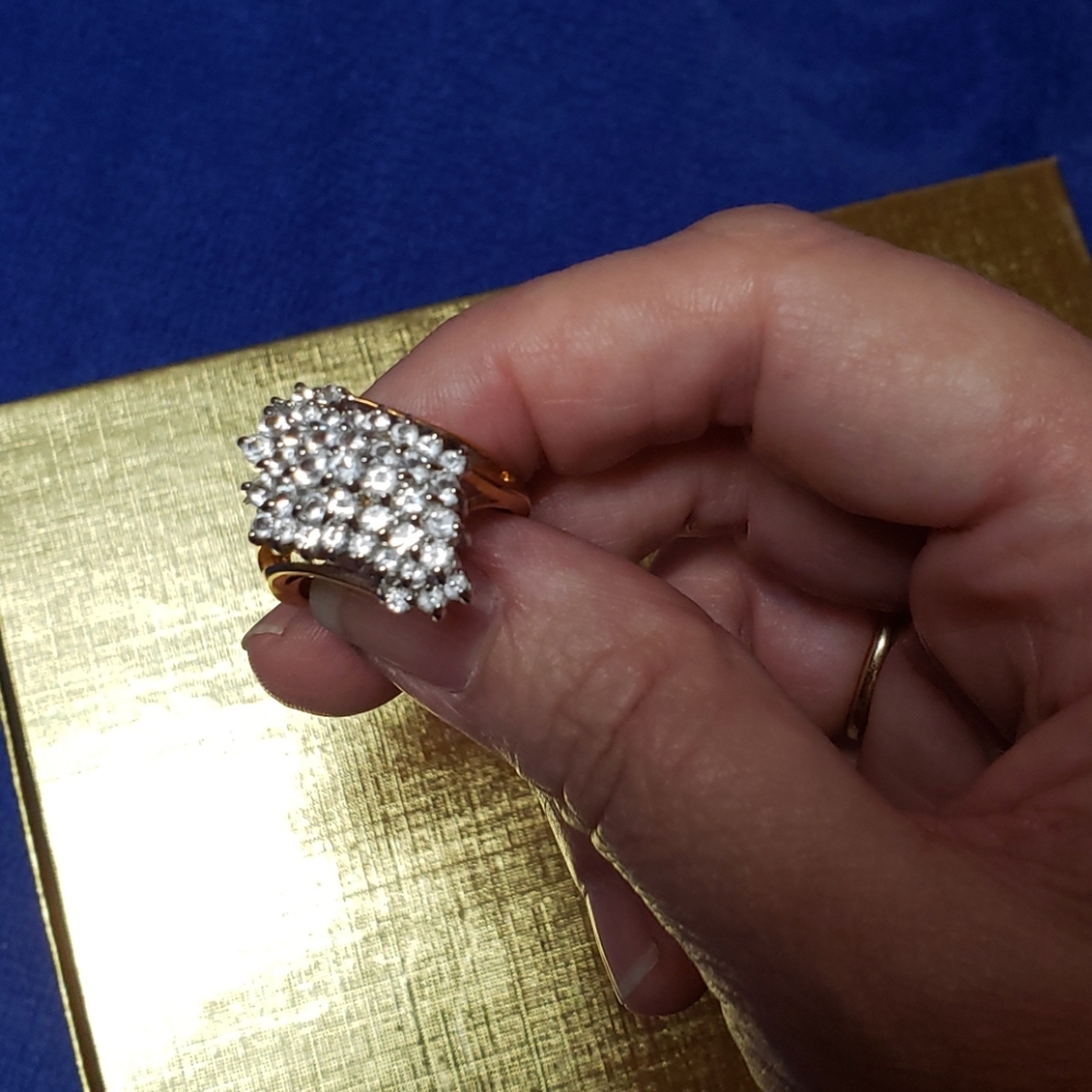 Show some Love with this Stunning Ring